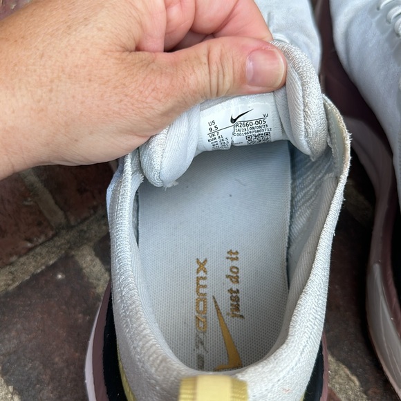 Women’s Nike invincible 3 size 9.5 - Picture 6 of 11